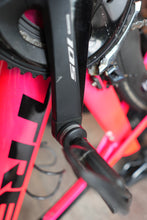 Load image into Gallery viewer, Road Crank Boots (Thin) Shimano 105 R7000 - Assioma compatible