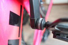 Load image into Gallery viewer, Road Crank Boots (Thin) Shimano 105 R7000 - Assioma compatible
